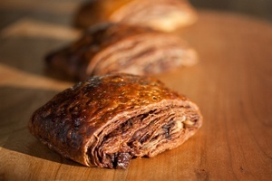 Pains au Chocolat Vegan au Gianduja / Homemade Vegan Buttery French  Gianduja Chocolate Croissants