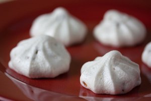 Vegan Meringue Cookies